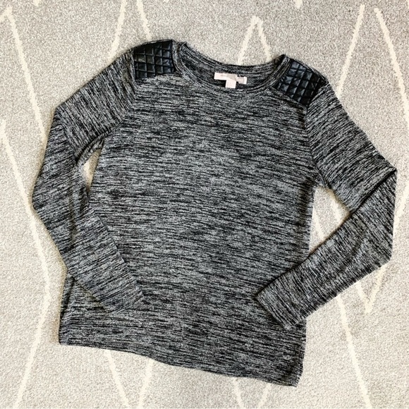 Forever 21 Black Gray Lightweight Sweater w/ Faux Leather Quilted Shoulder Patch - Picture 1 of 3